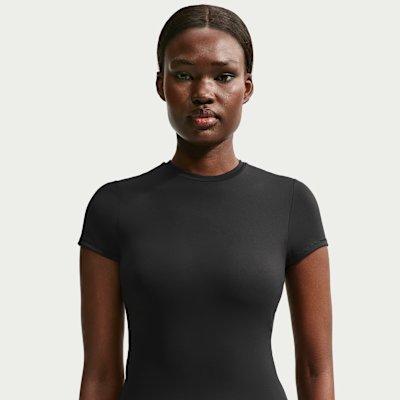 NikeSKIMS MATTE PADDED BABY TEE 美海ちゃん NikeSKIMS Matte Women's Padded Baby T-Shirt. Nike JP